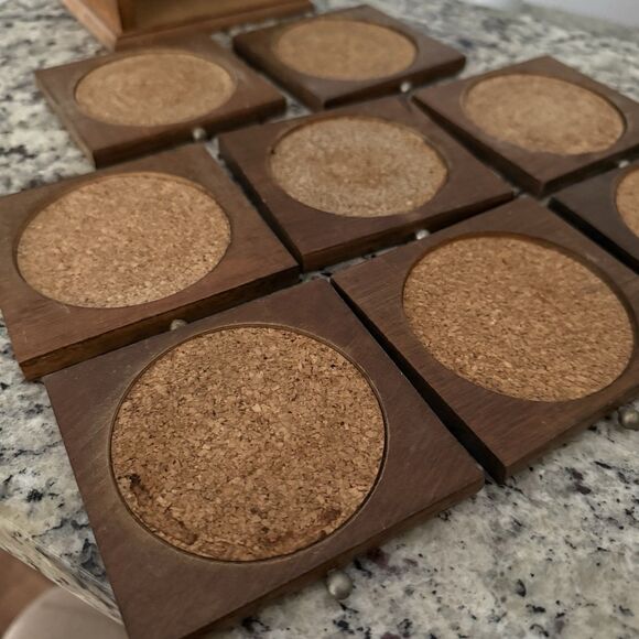 Vintage 1970’s Lot of 8 Wooden Drink Coasters w/ Cork & Brass Decorative Handle - Picture 3 of 6